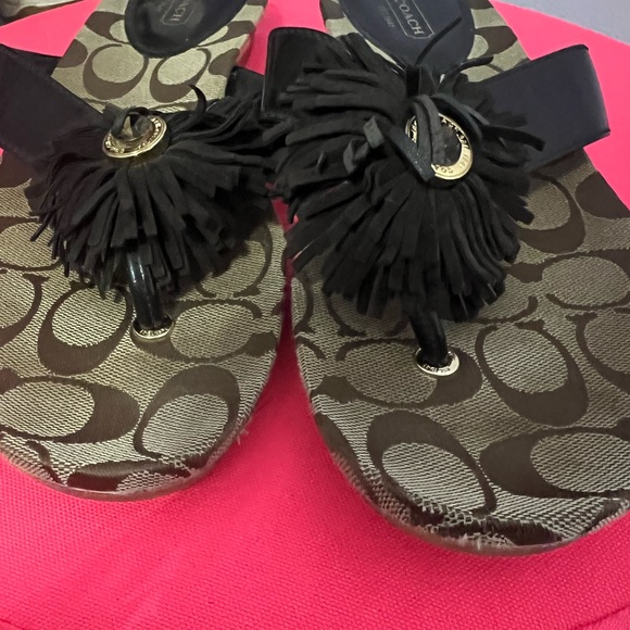 Coach brown tan C flip flop tassel bling vintage - Picture 2 of 6